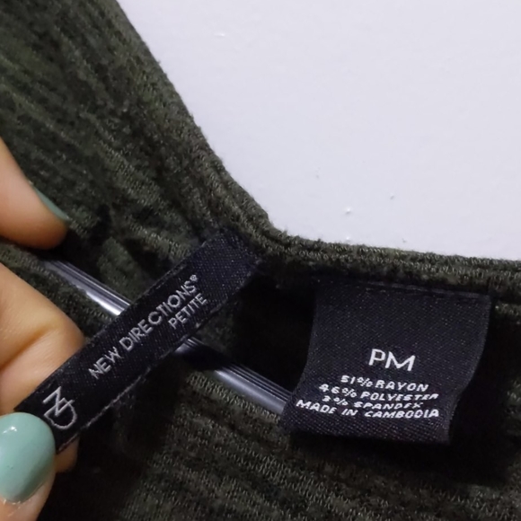 Sweater - Picture 3 of 4